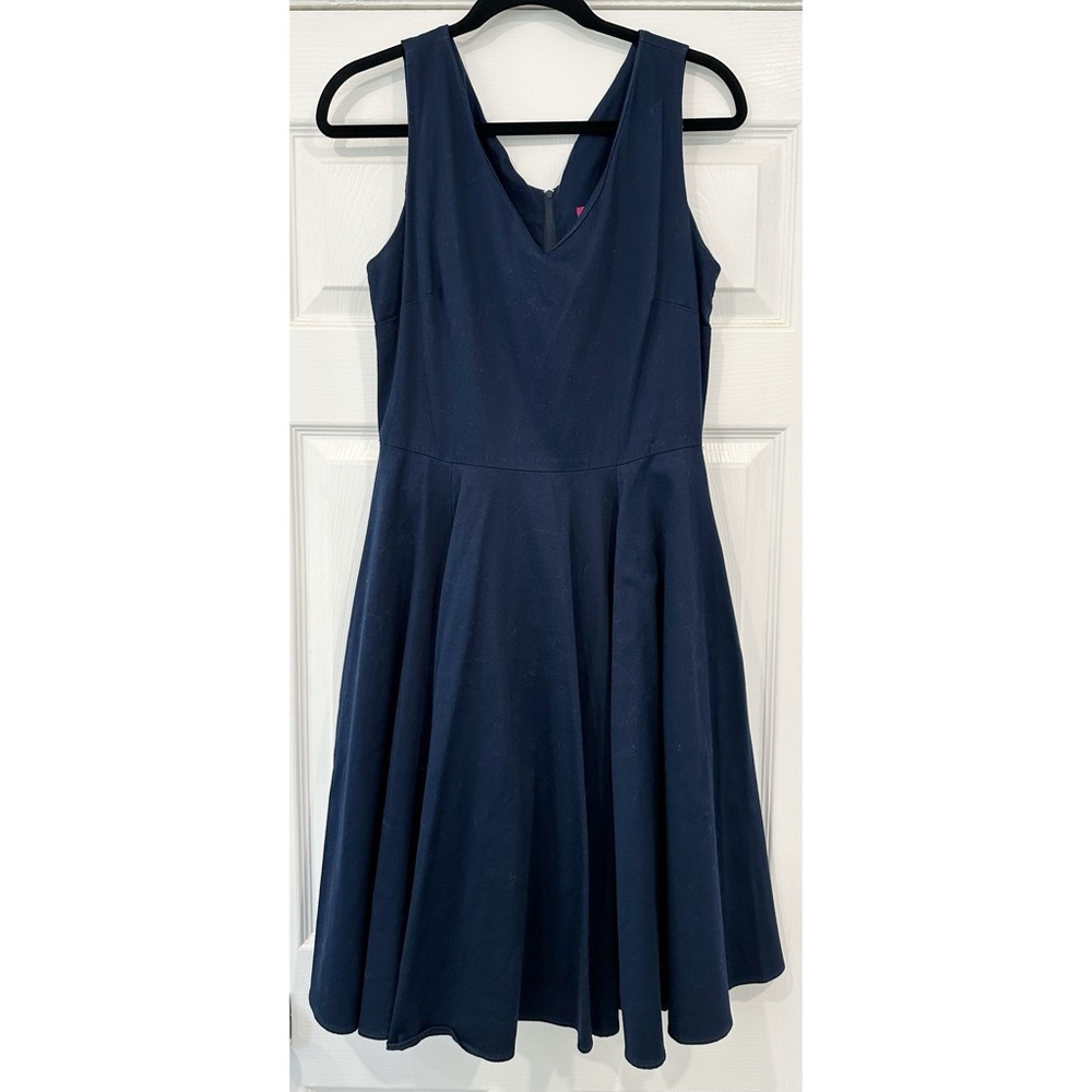 Unique Vintage V-neck Sleeveless Swing Dress